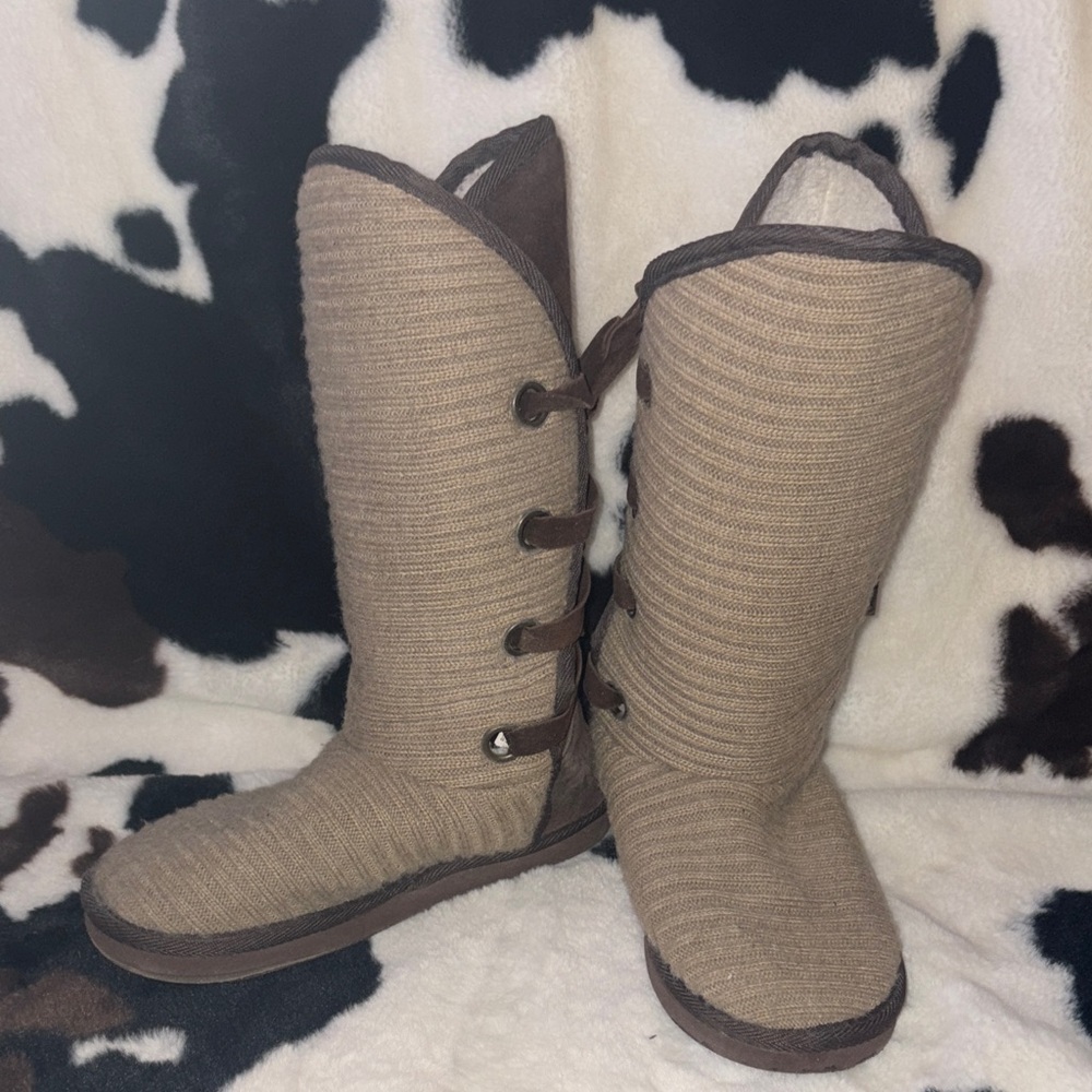 Muk Luks Tan and Brown Women's Winter Boots